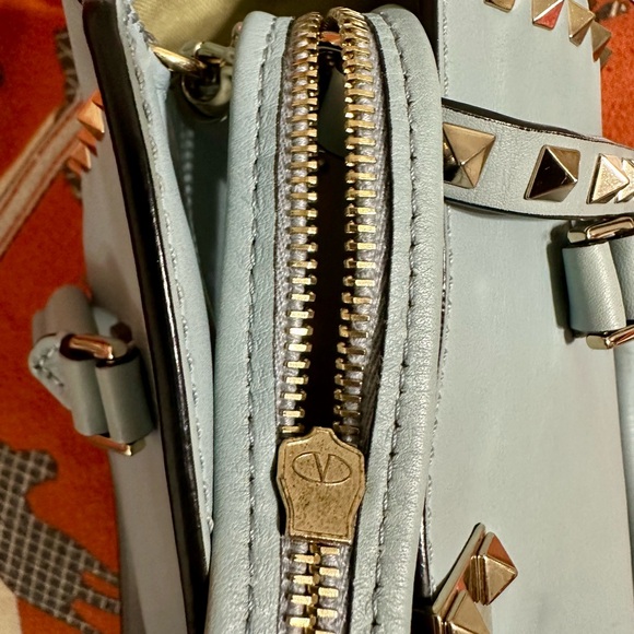 VALENTINO GARAVANI ❤️🌟 ROCKSTUD LEATHER BLUE TOTE BAG ⭐️ - Picture 14 of 14